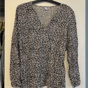 Women's Black and White Floral Top